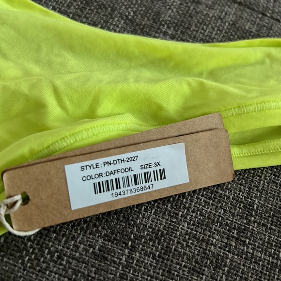 Skims Fit Everybody Thong - Picture 8 of 13